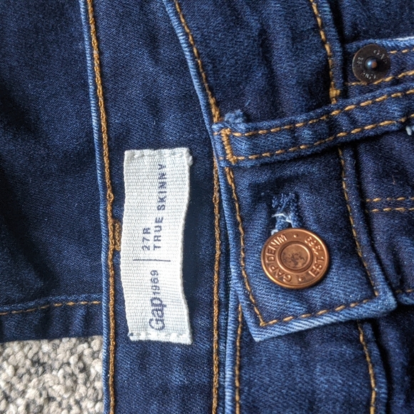 NWOT Gap Dark Wash Skinny Jeans - Picture 5 of 6